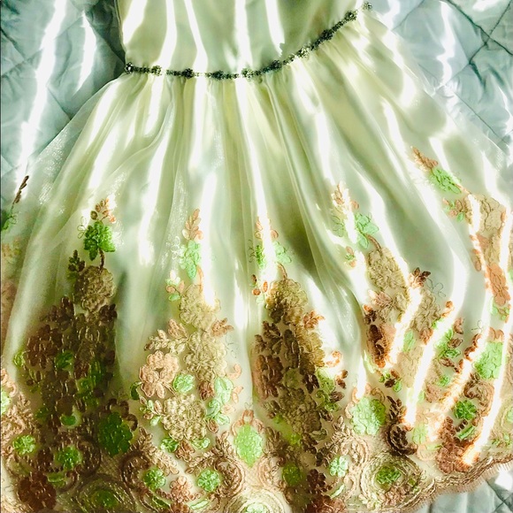 Girl dress - Picture 2 of 3